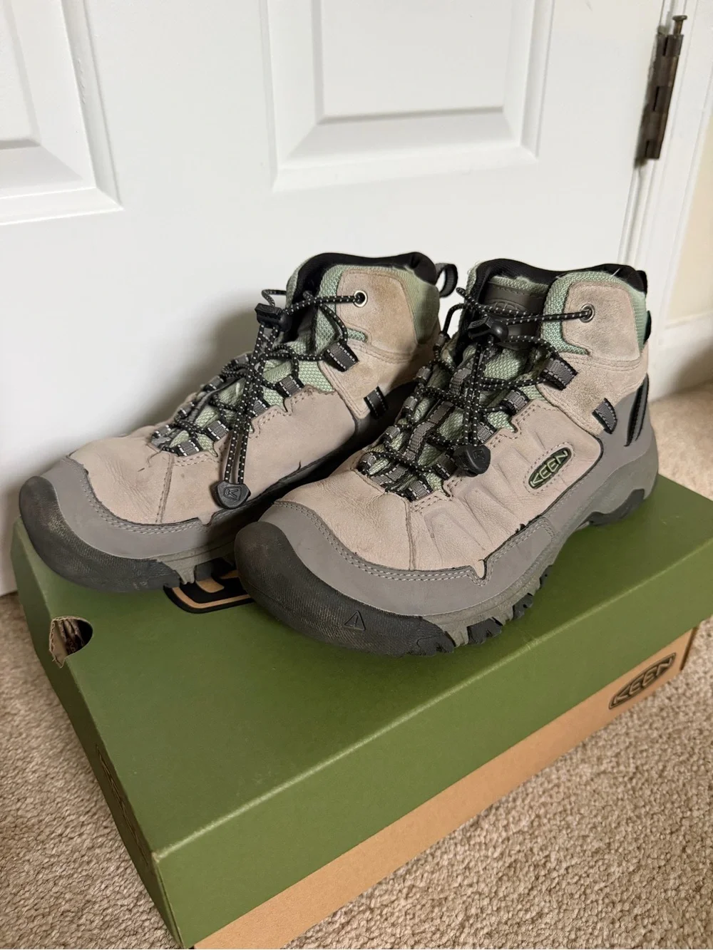 KEEN Kids Beige and Gray Suede Hiking Boots